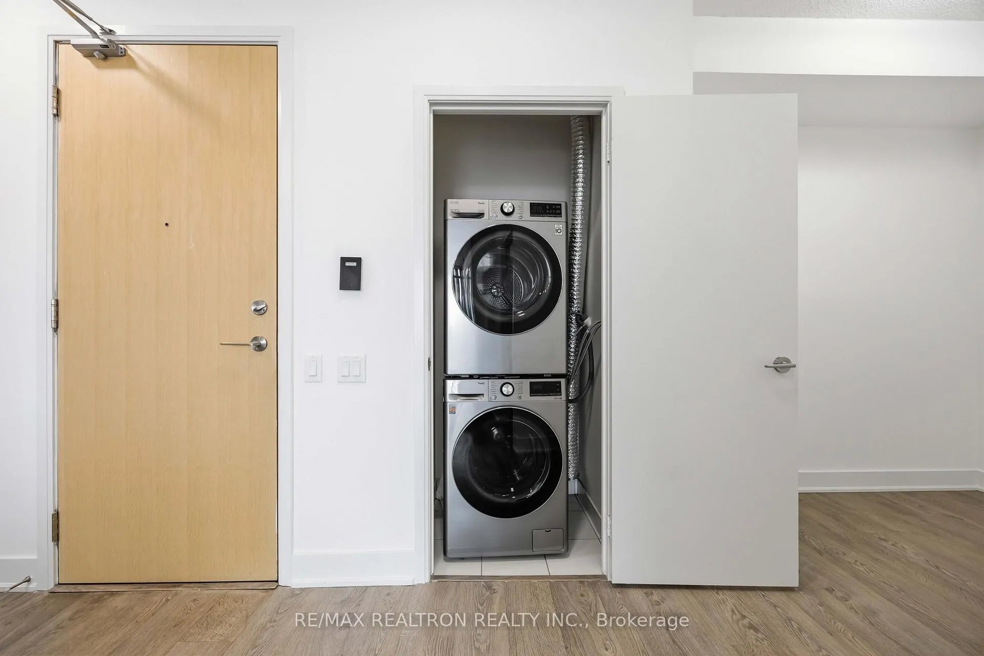 Photo 19 of Unit 1501, 30 Roehampton Avenue, Toronto, Mount Pleasant West — HOMEH