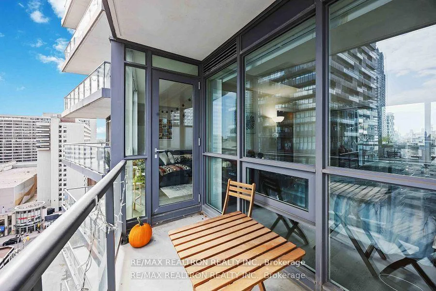 Photo 21 of Unit 1501, 30 Roehampton Avenue, Toronto, Mount Pleasant West — HOMEH