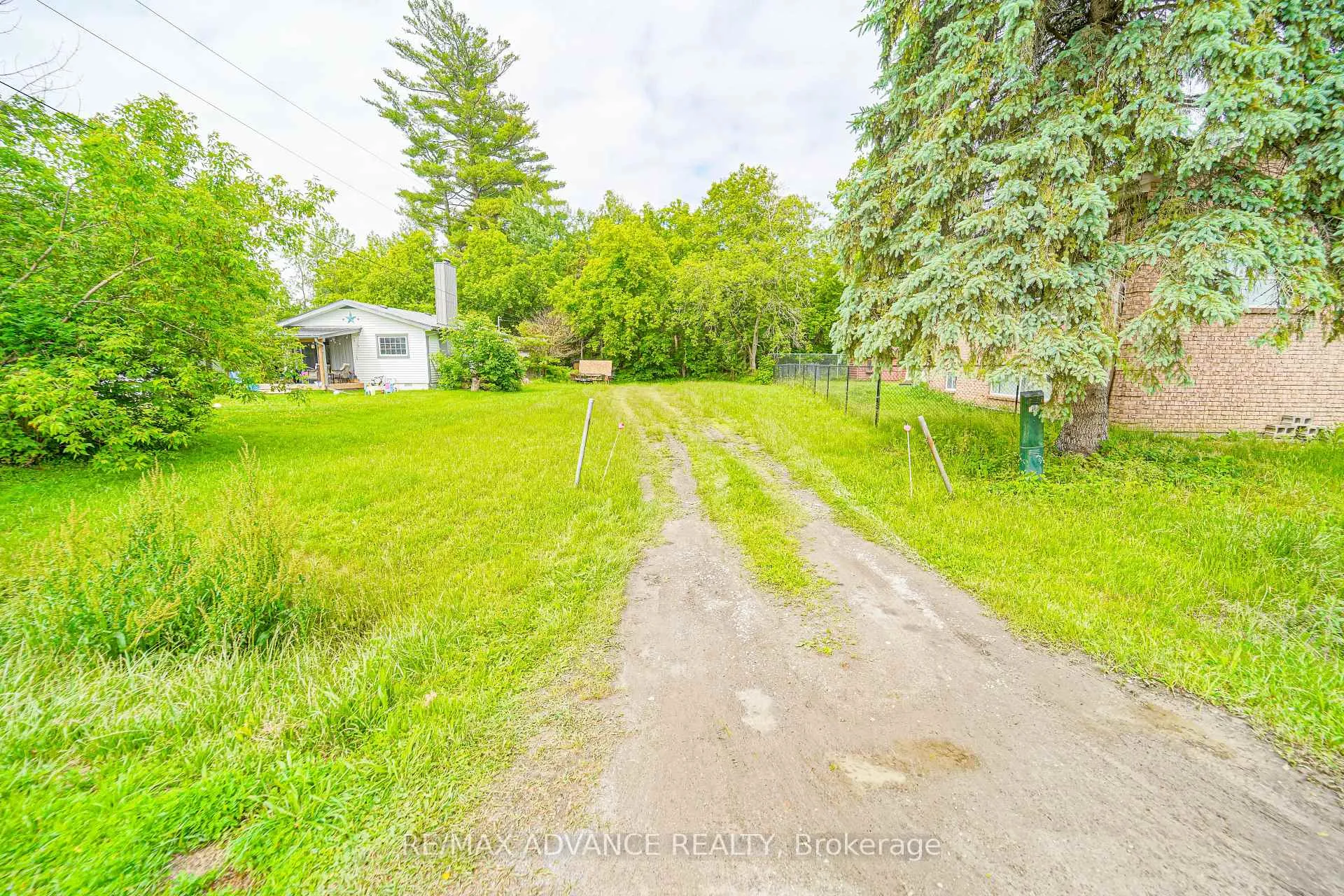 Photo 22 of 100 Dunkirk Avenue, Georgina, Sutton & Jackson's Point — HOMEH
