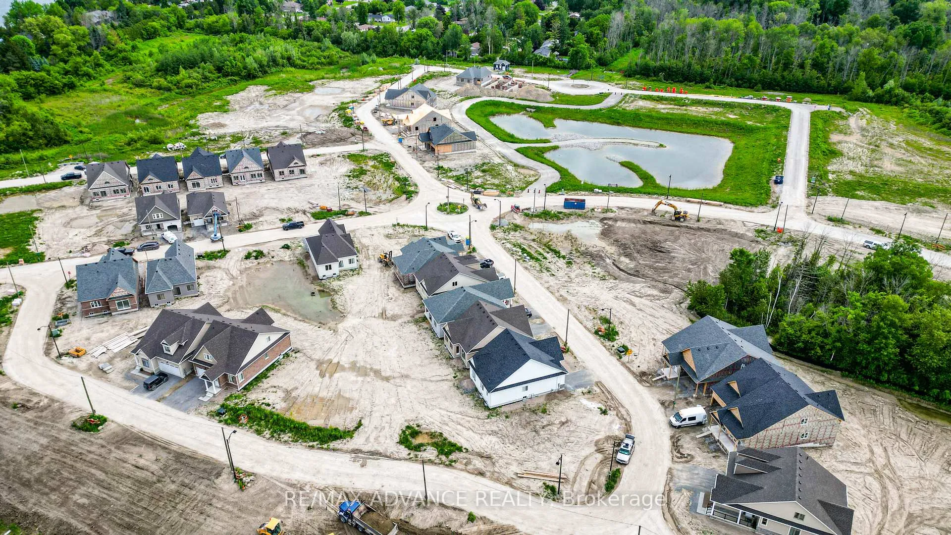 Photo 41 of 100 Dunkirk Avenue, Georgina, Sutton & Jackson's Point — HOMEH