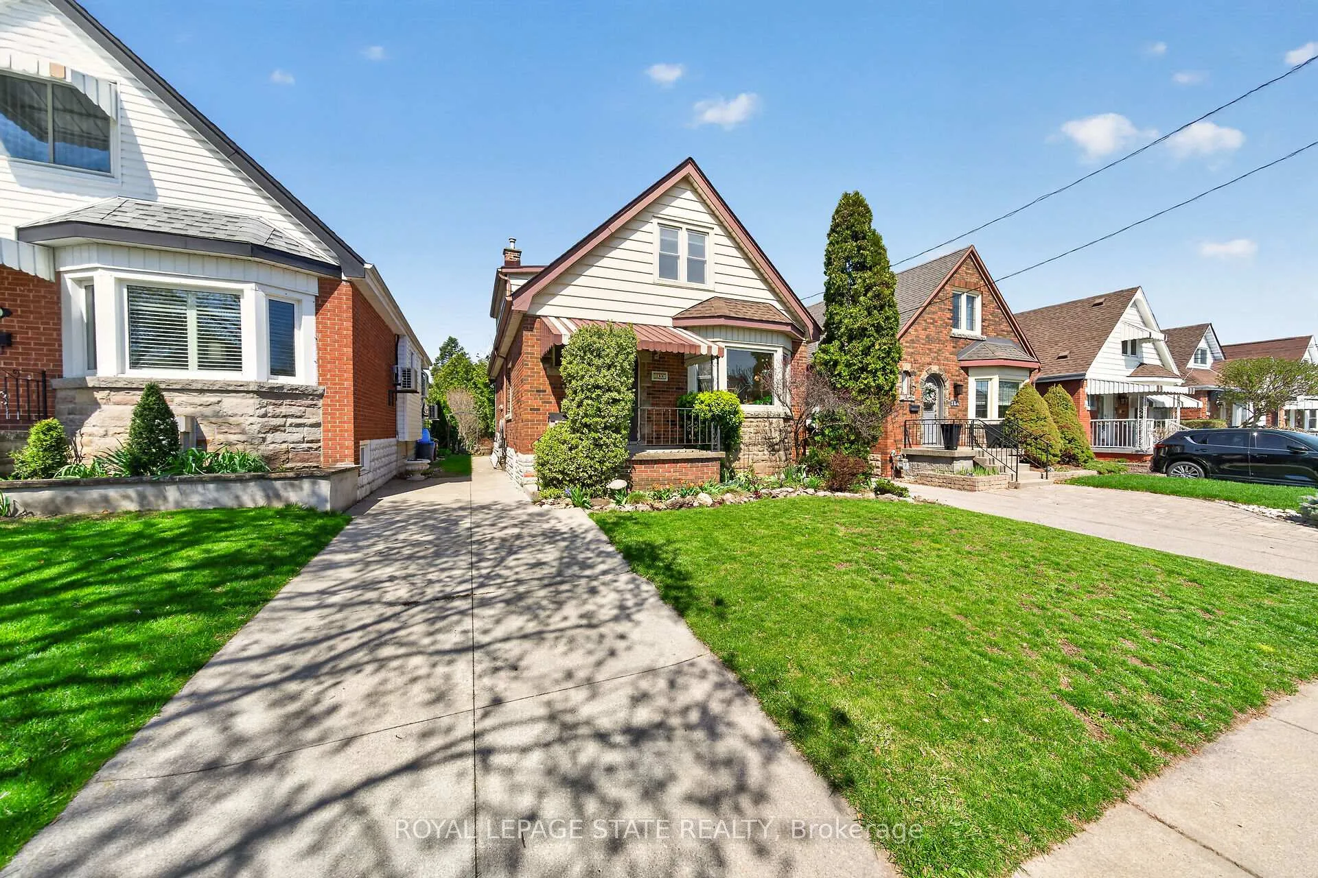 Front of 188 Wexford Avenue S