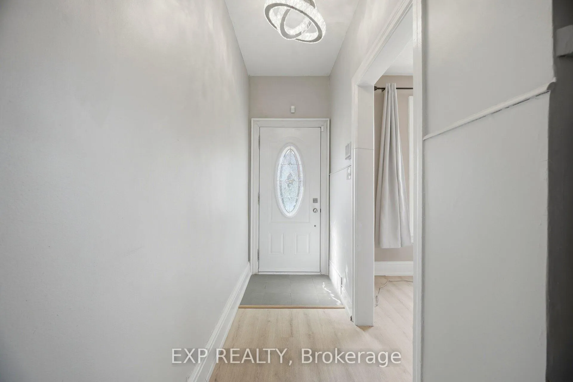 Photo 3 of 38 Madison Avenue, Hamilton, Gibson — HOMEH