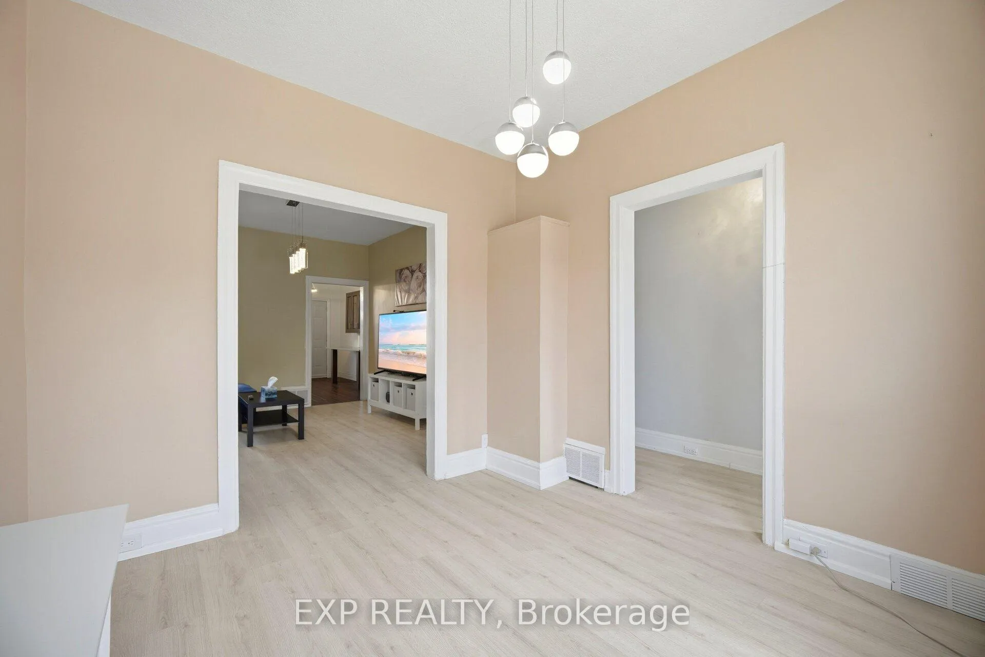 Photo 5 of 38 Madison Avenue, Hamilton, Gibson — HOMEH