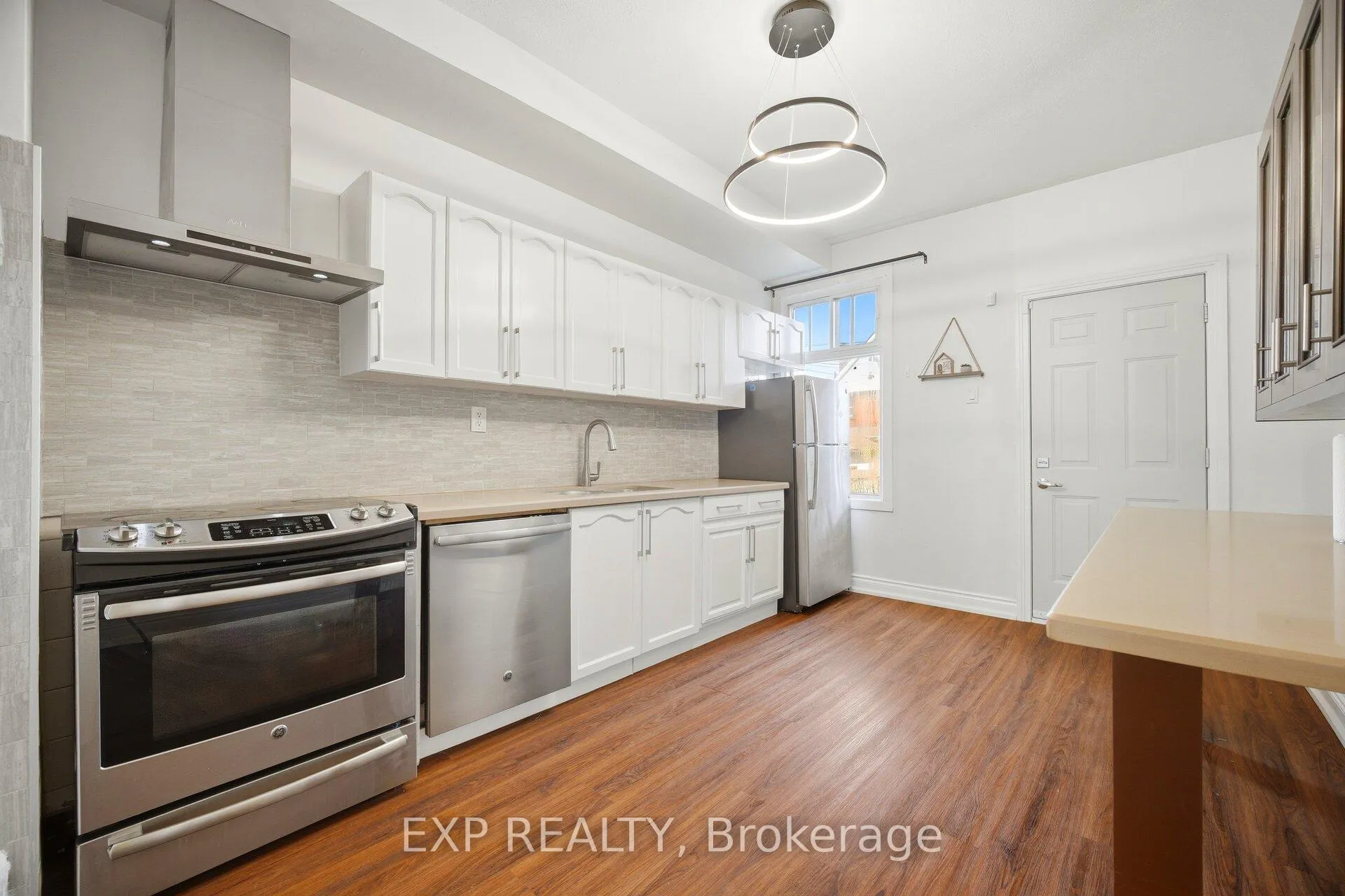 Photo 15 of 38 Madison Avenue, Hamilton, Gibson — HOMEH