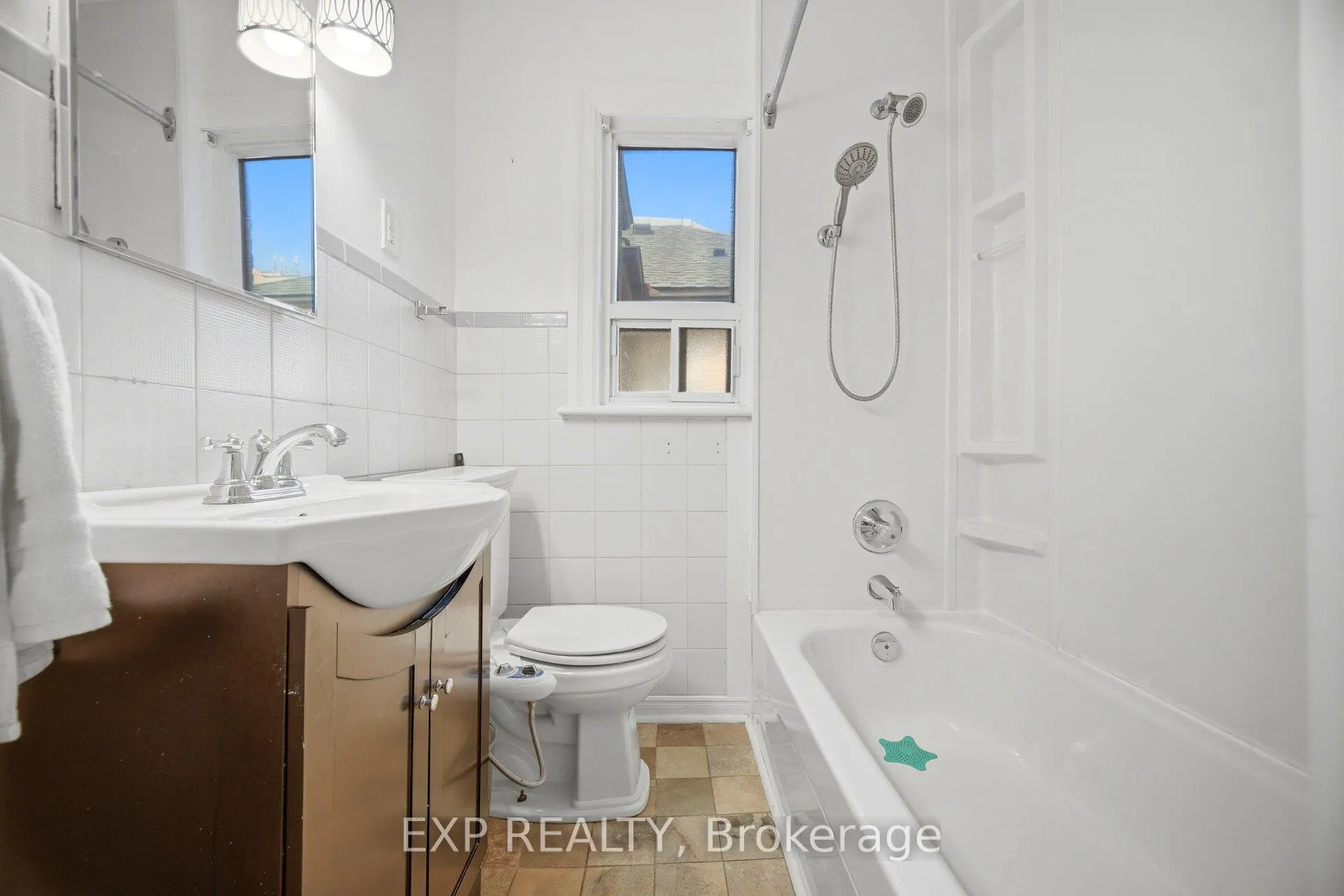 Photo 26 of 38 Madison Avenue, Hamilton, Gibson — HOMEH