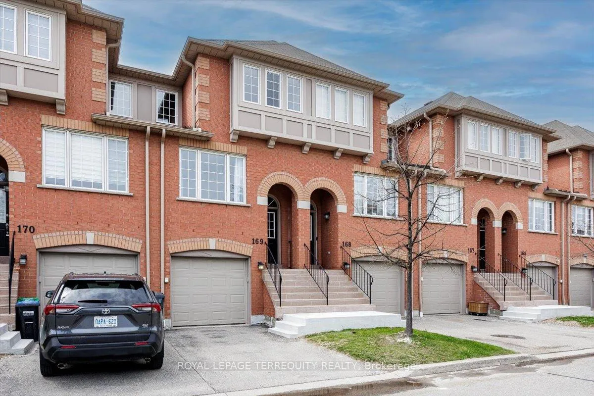 Front of Unit 169, 5030 Heatherleigh Avenue
