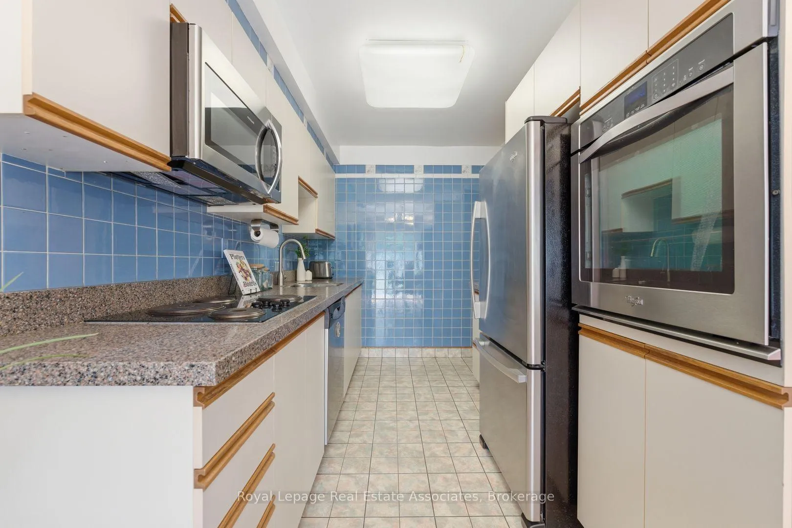 Photo 11 of Unit 5, 1616 Haig Boulevard, Mississauga, Lakeview — HOMEH