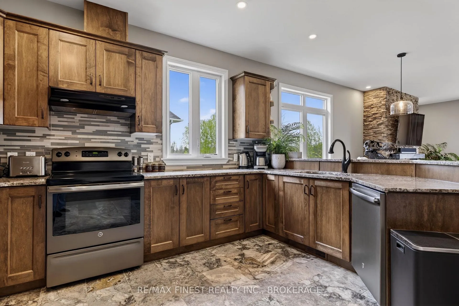 Photo 29 of 370 Nalon Road, Gananoque — HOMEH
