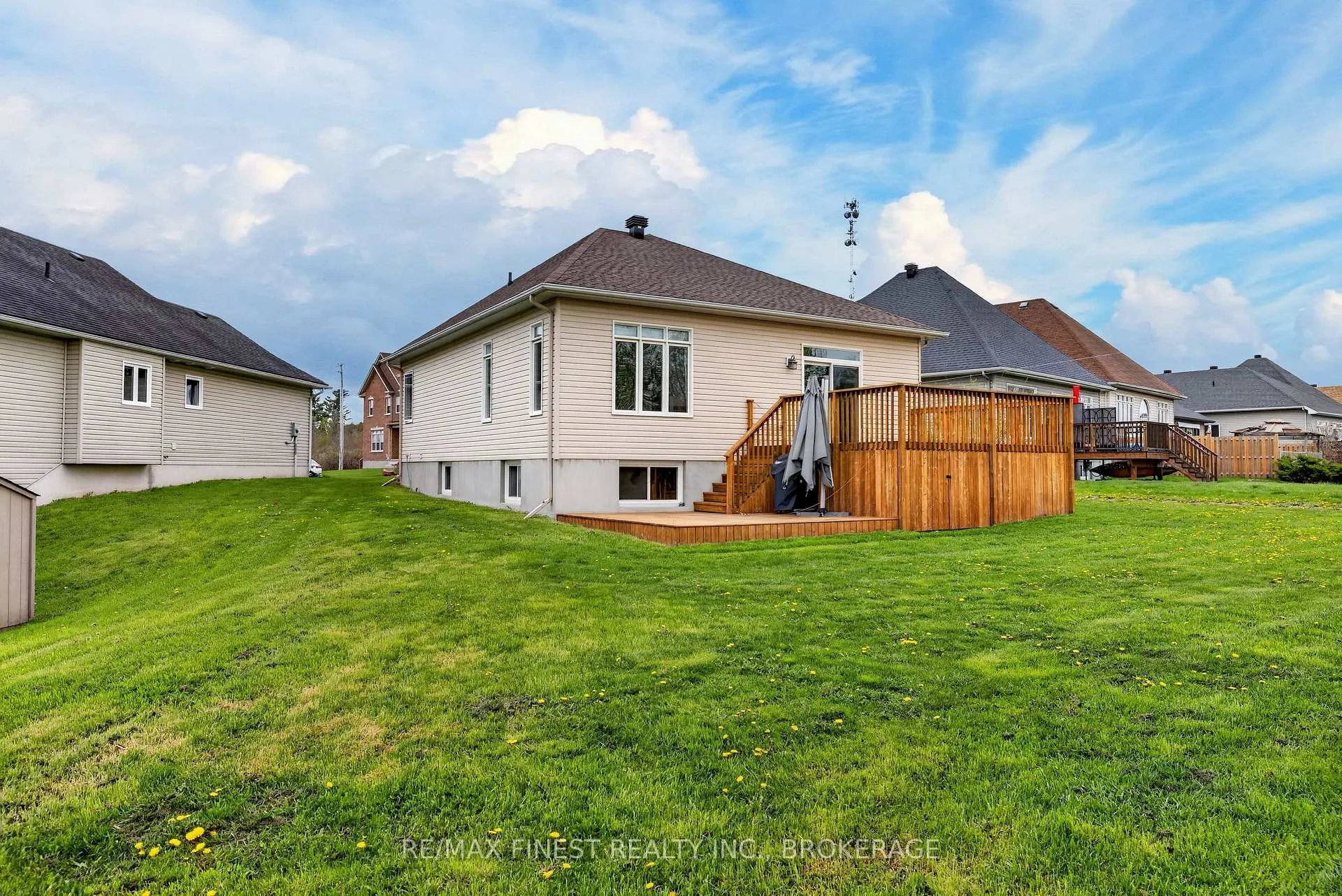 Photo 45 of 370 Nalon Road, Gananoque — HOMEH