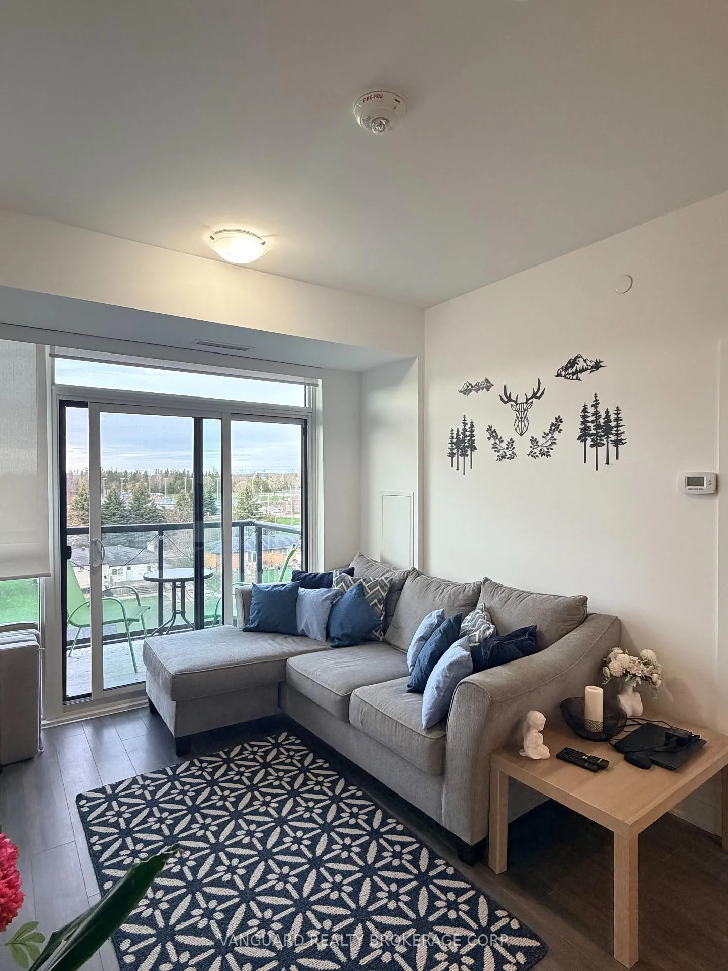 Photo 8 of Unit 425, 681 Yonge Street, Barrie, Painswick South — HOMEH