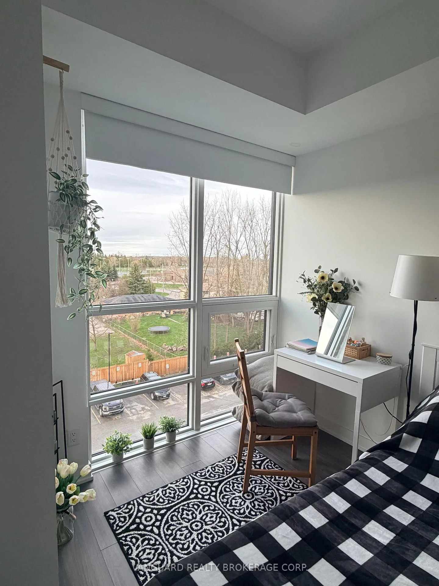 Photo 11 of Unit 425, 681 Yonge Street, Barrie, Painswick South — HOMEH