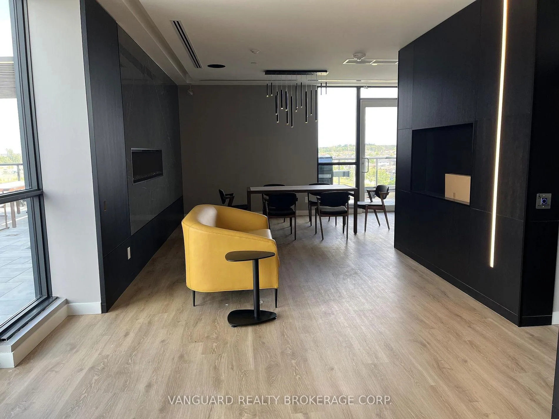 Photo 21 of Unit 425, 681 Yonge Street, Barrie, Painswick South — HOMEH