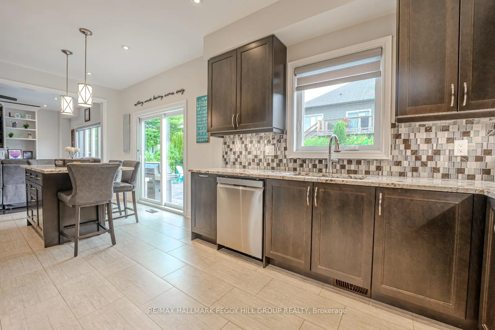 Photo 5 of 41 Landscape Drive, Oro-Medonte, Horseshoe Valley — HOMEH