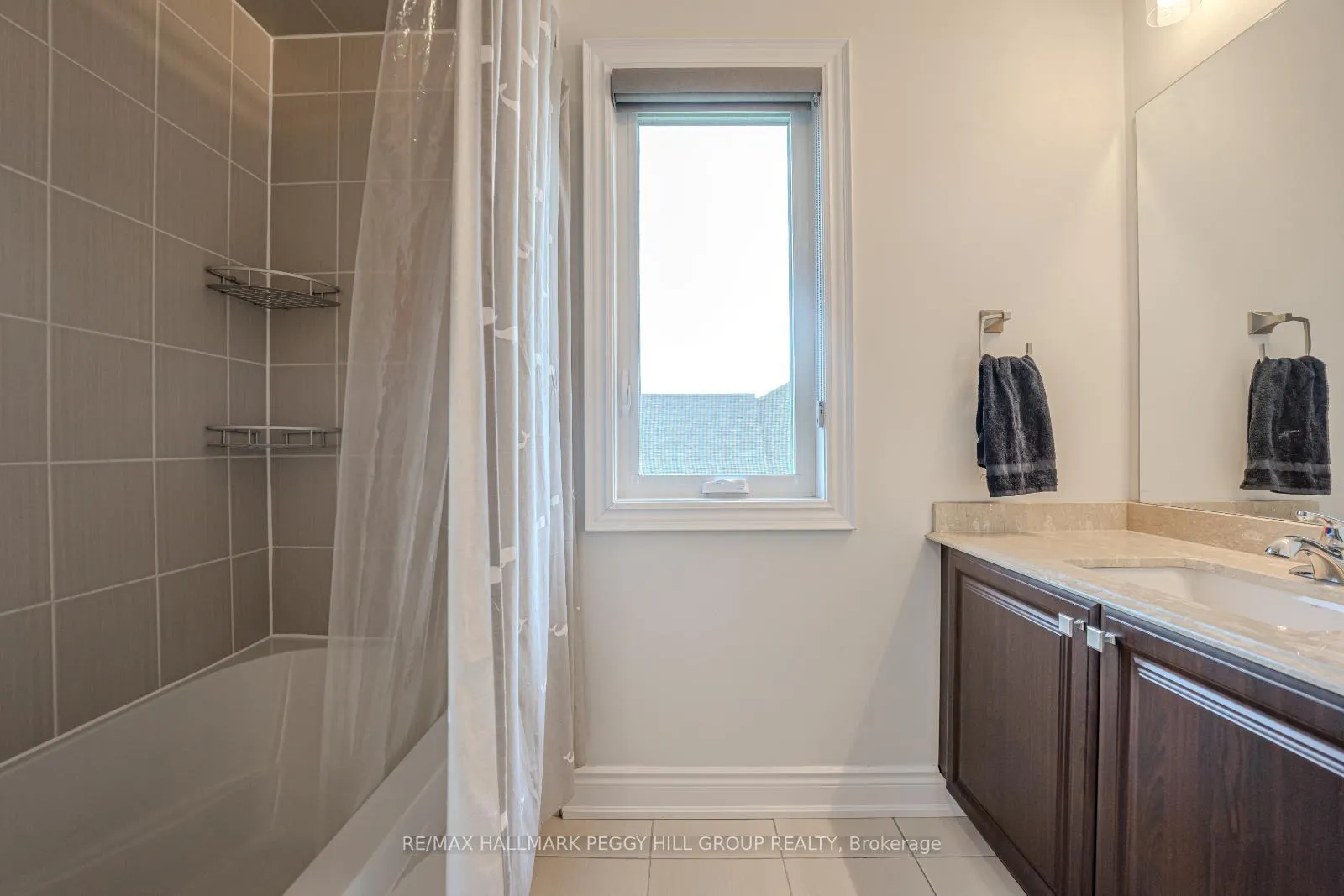 Photo 17 of 41 Landscape Drive, Oro-Medonte, Horseshoe Valley — HOMEH