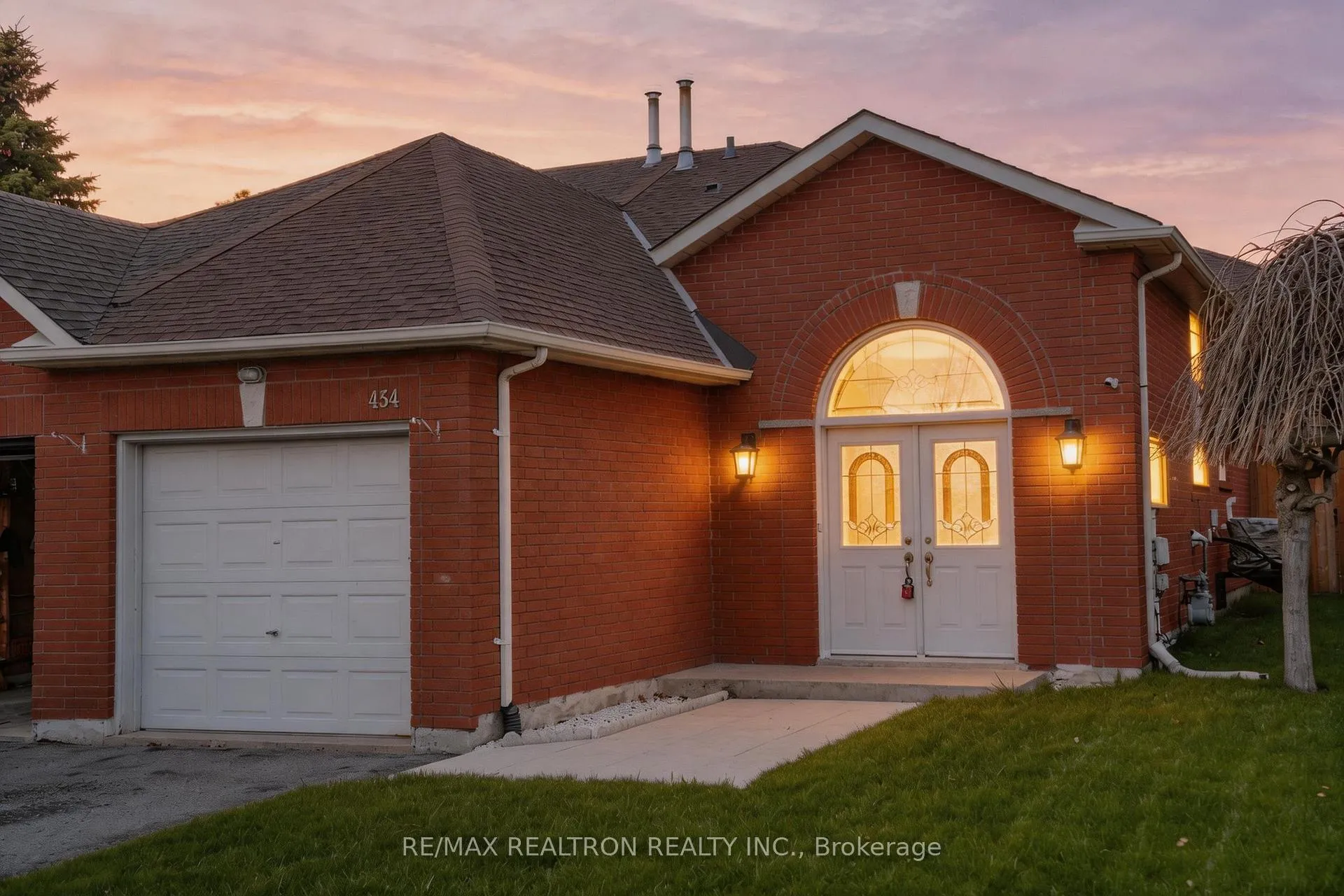 Photo 4 of 434 Stonegate Avenue, Oshawa, Samac — HOMEH