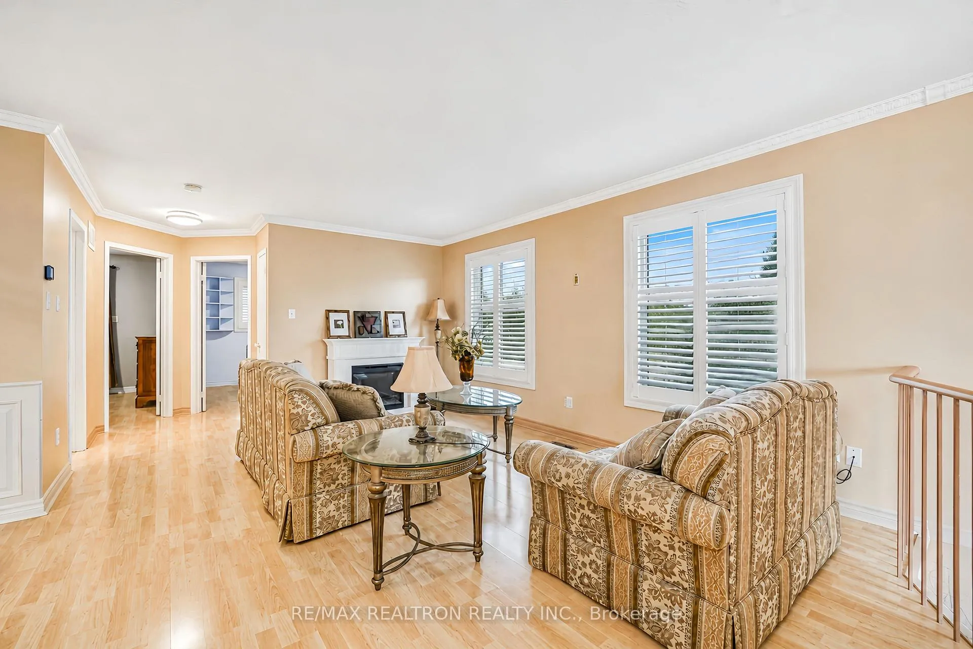 Photo 8 of 434 Stonegate Avenue, Oshawa, Samac — HOMEH