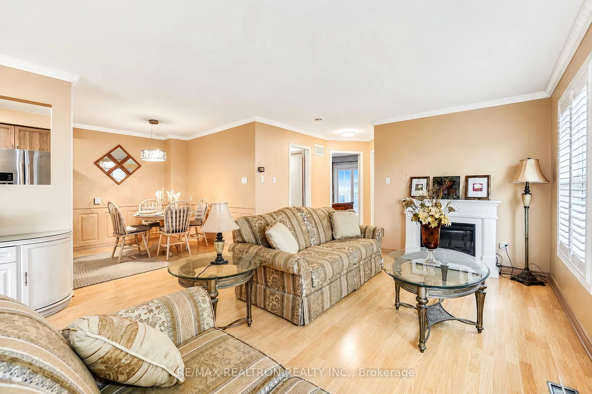 Photo 9 of 434 Stonegate Avenue, Oshawa, Samac — HOMEH