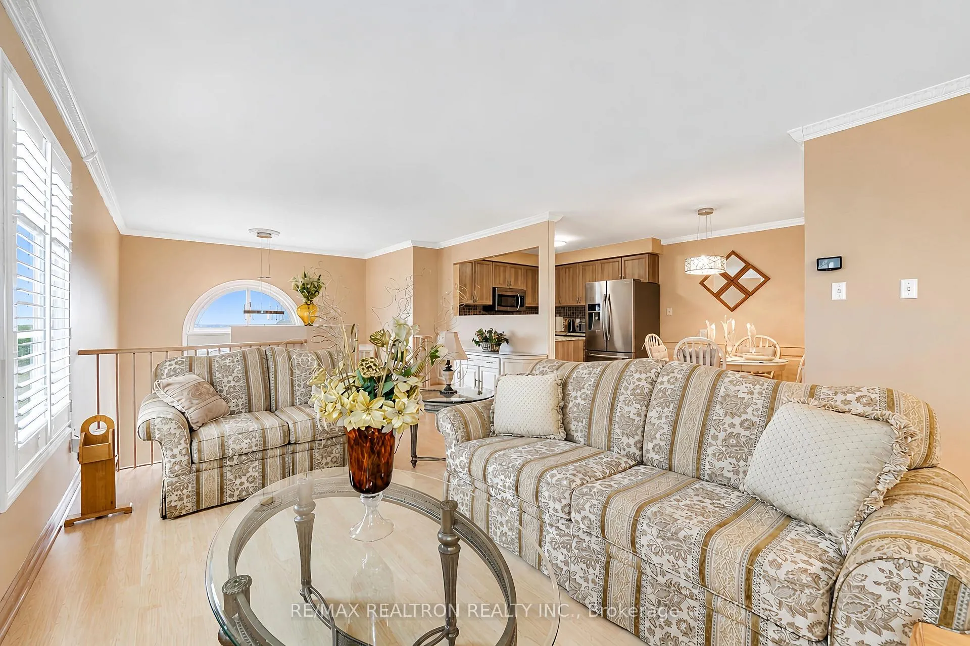 Photo 10 of 434 Stonegate Avenue, Oshawa, Samac — HOMEH