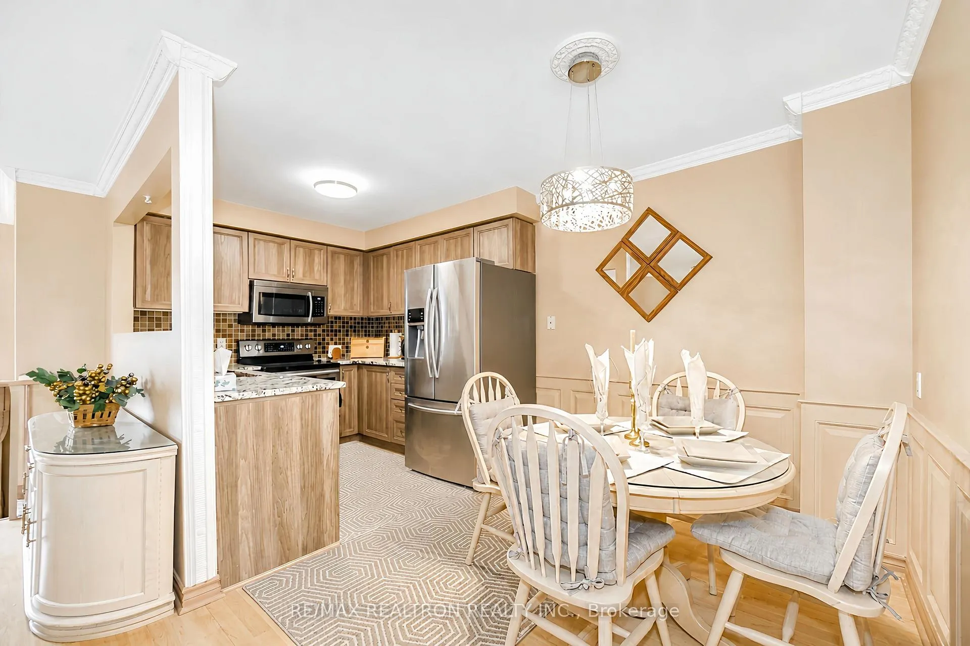 Photo 11 of 434 Stonegate Avenue, Oshawa, Samac — HOMEH