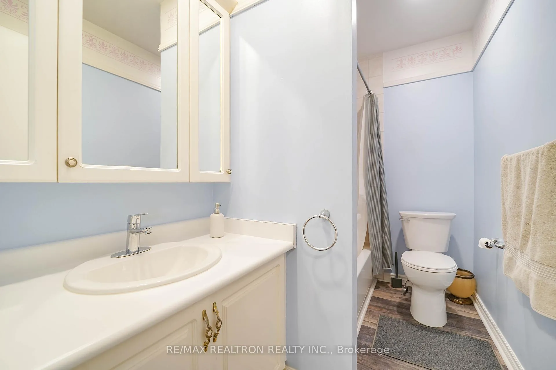 Photo 13 of 434 Stonegate Avenue, Oshawa, Samac — HOMEH
