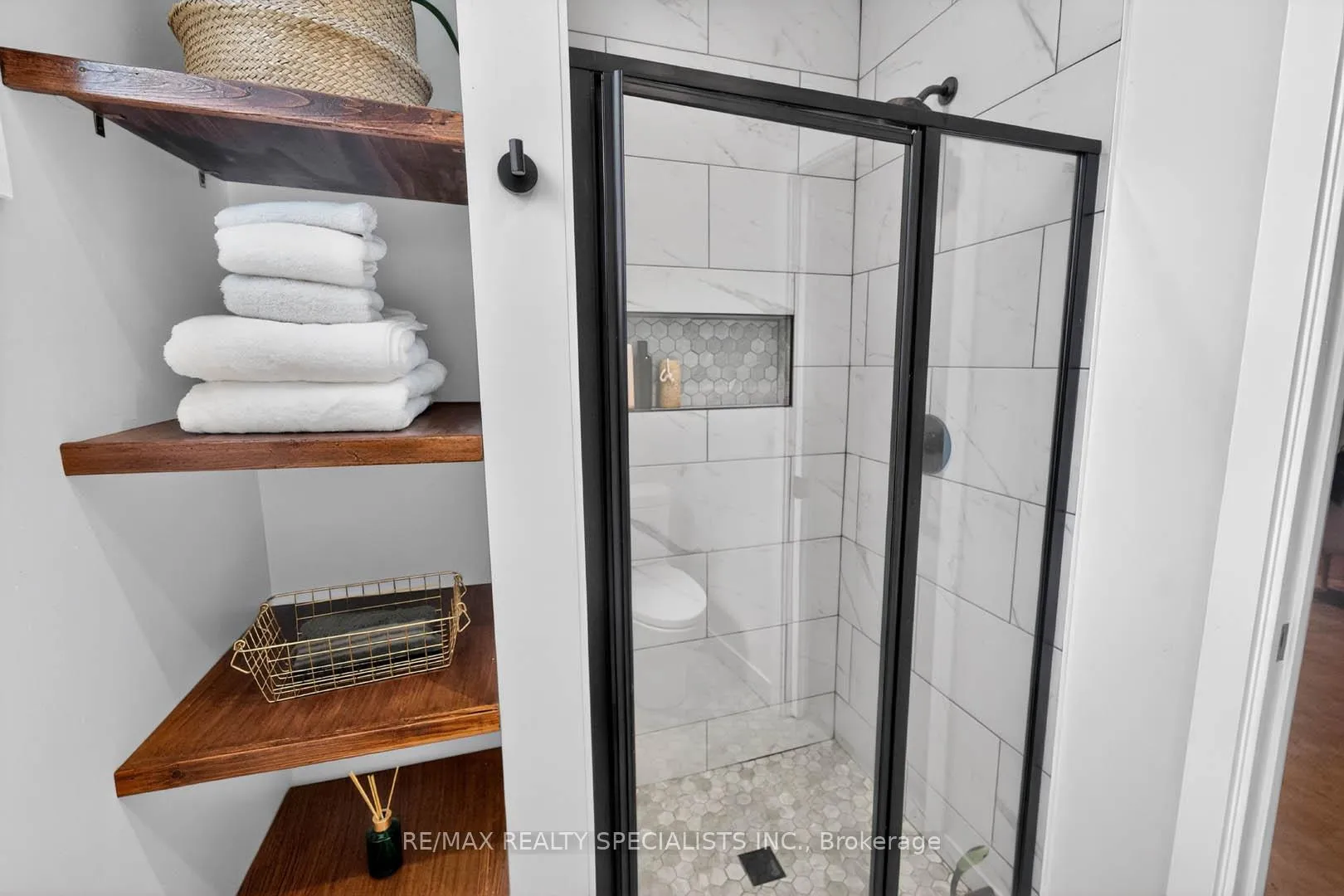 Photo 28 of 2601 Windjammer Road, Mississauga, Erin Mills — HOMEH