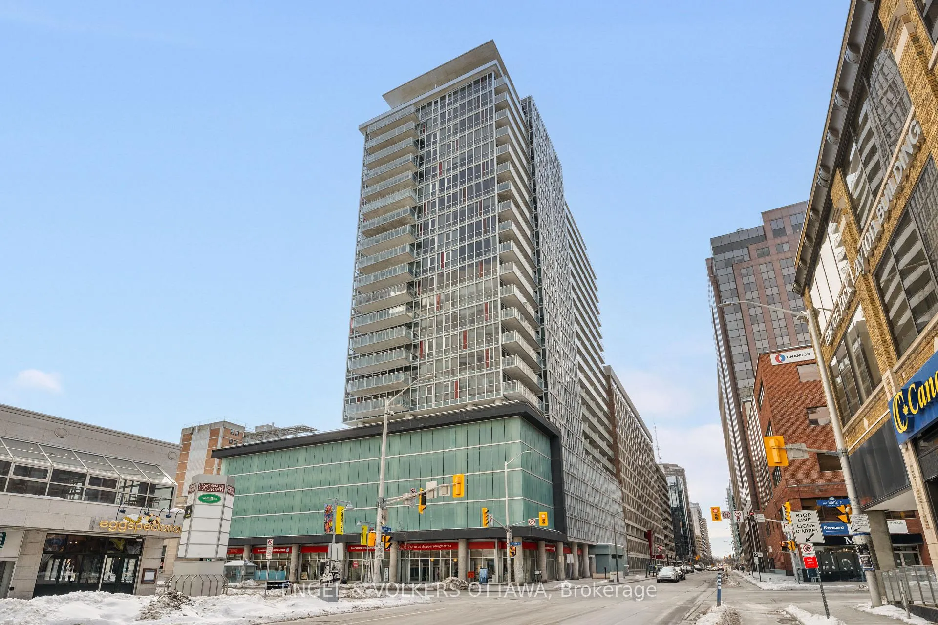 Front of Unit 1610, 324 Laurier Avenue W