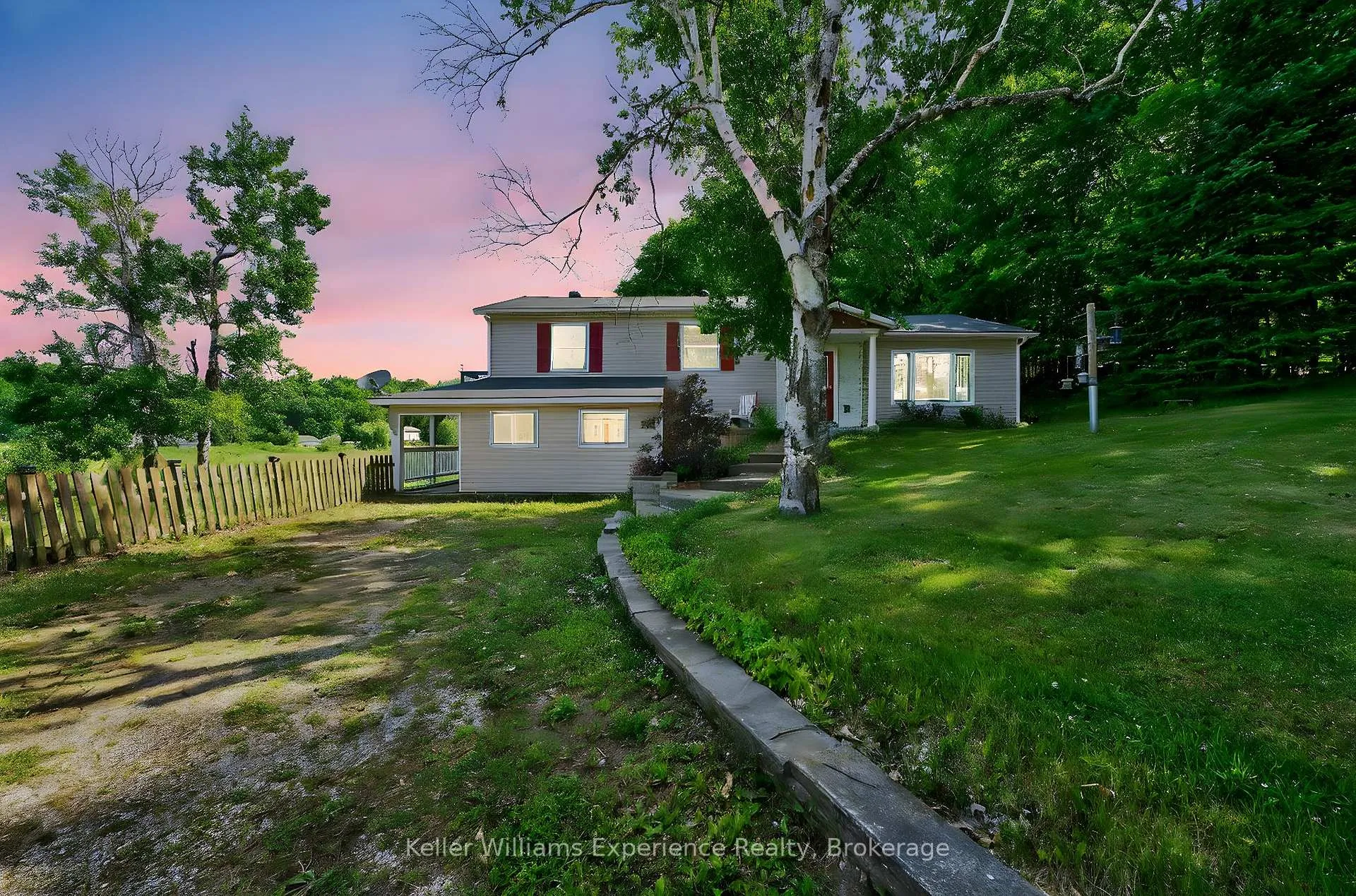 Photo 2 of 1236 Golden Beach Road, Bracebridge, Monck (Bracebridge) — HOMEH