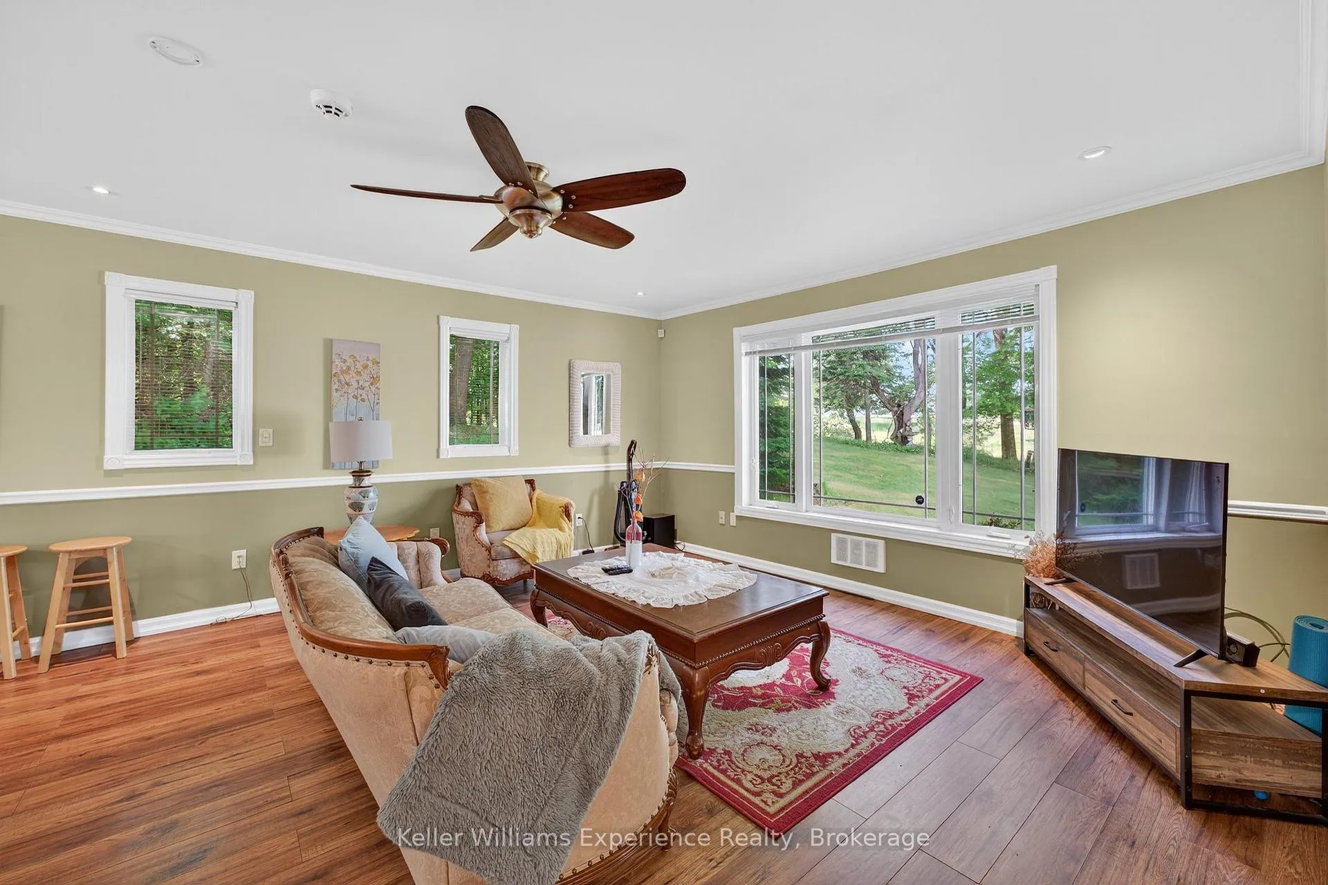 Photo 10 of 1236 Golden Beach Road, Bracebridge, Monck (Bracebridge) — HOMEH