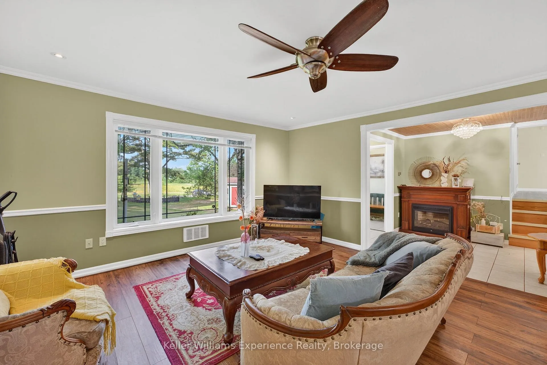 Photo 11 of 1236 Golden Beach Road, Bracebridge, Monck (Bracebridge) — HOMEH