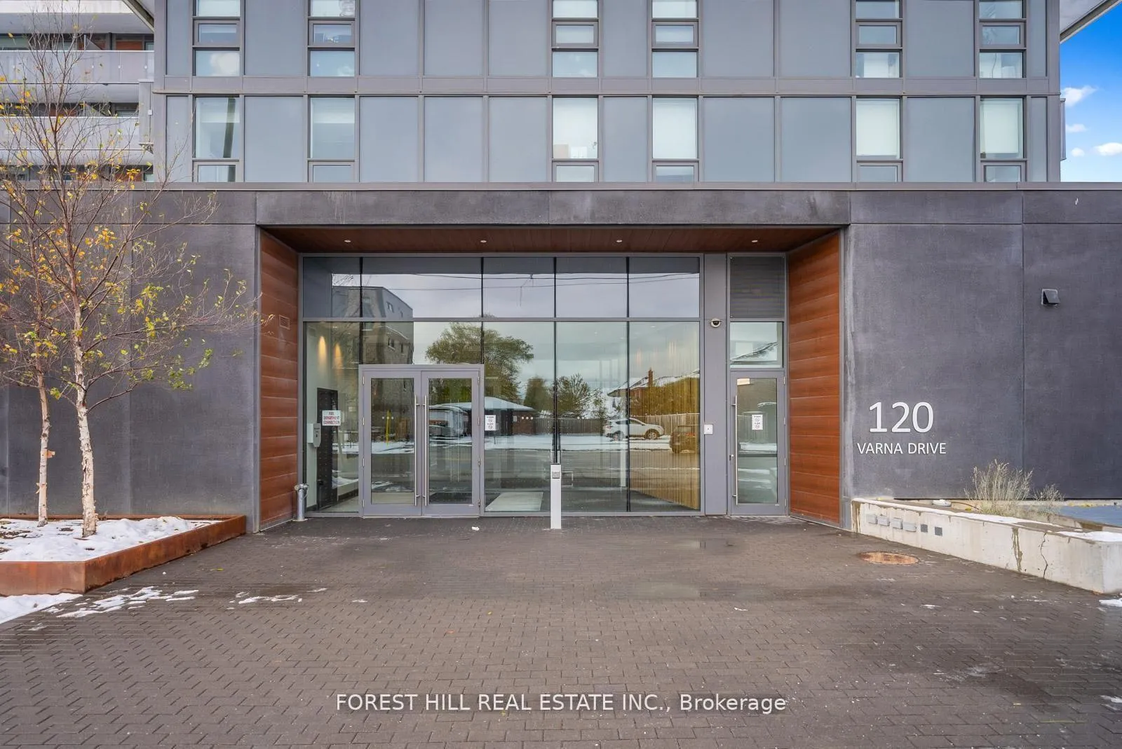 Photo 2 of Unit 423, 120 Varna Drive, Toronto, Englemount-Lawrence — HOMEH