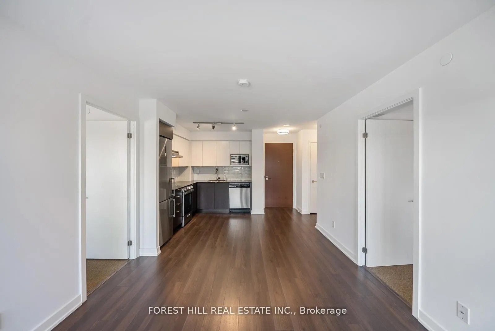 Photo 6 of Unit 423, 120 Varna Drive, Toronto, Englemount-Lawrence — HOMEH