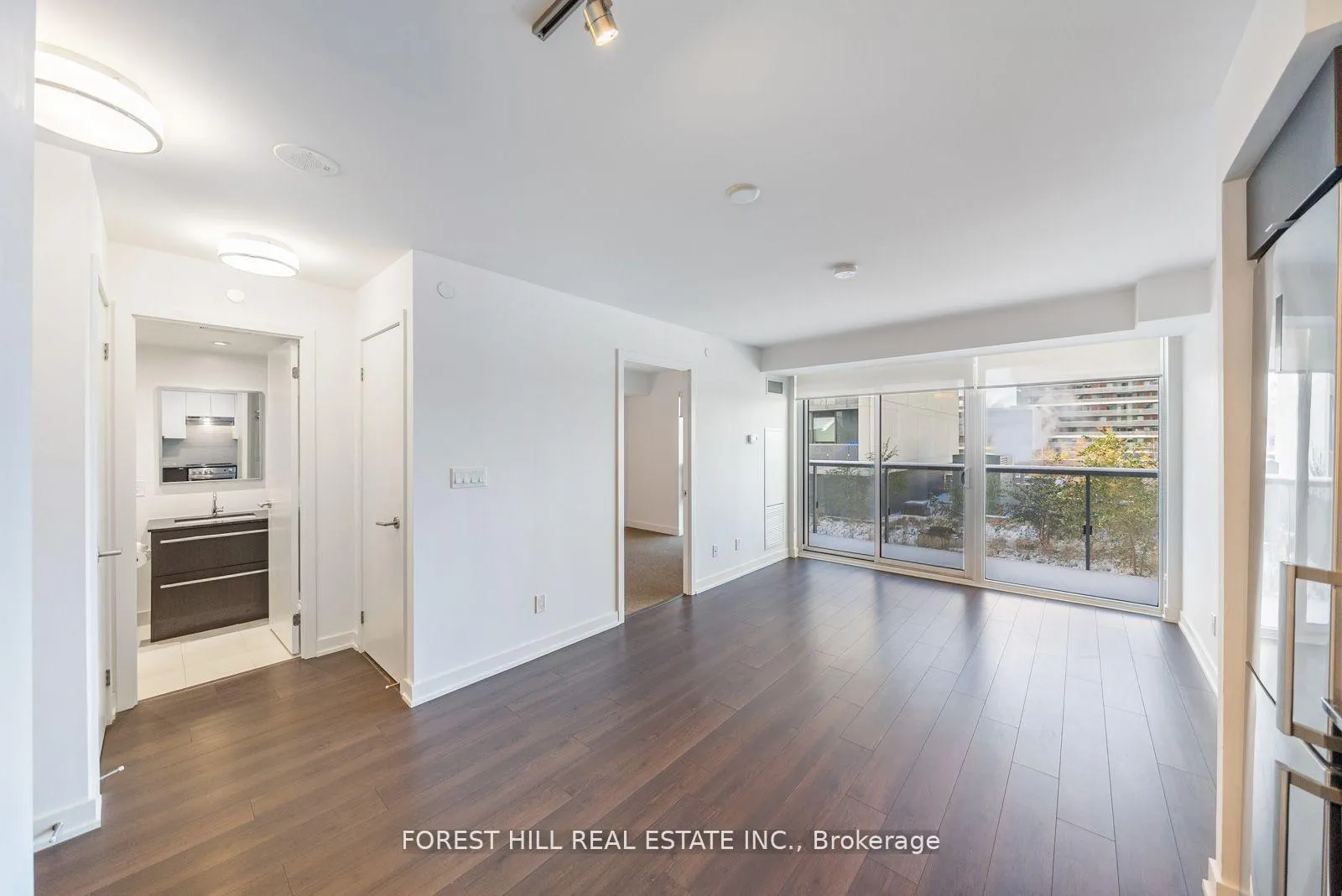 Photo 10 of Unit 423, 120 Varna Drive, Toronto, Englemount-Lawrence — HOMEH