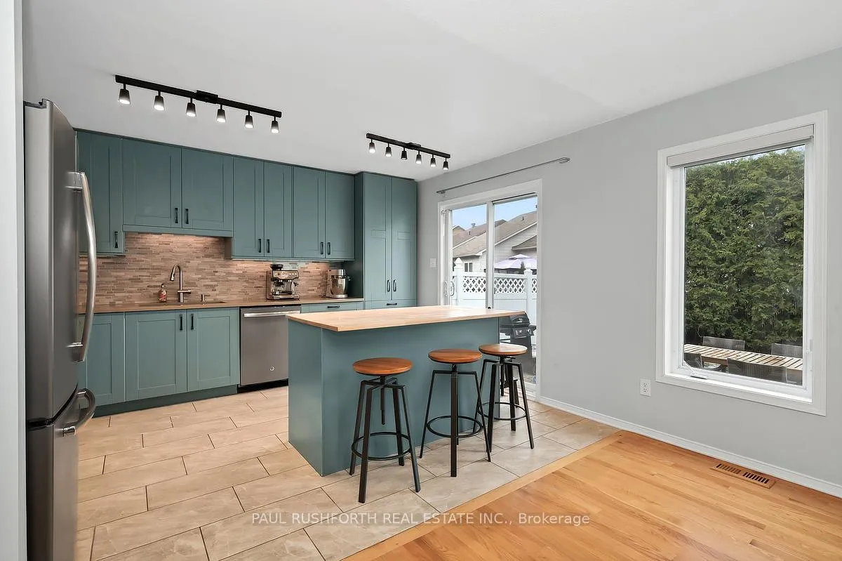 Photo 15 of 2123 Esprit Drive, Ottawa, Avalon East — HOMEH