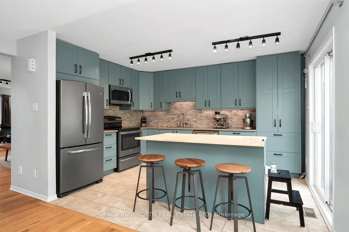 Photo 17 of 2123 Esprit Drive, Ottawa, Avalon East — HOMEH
