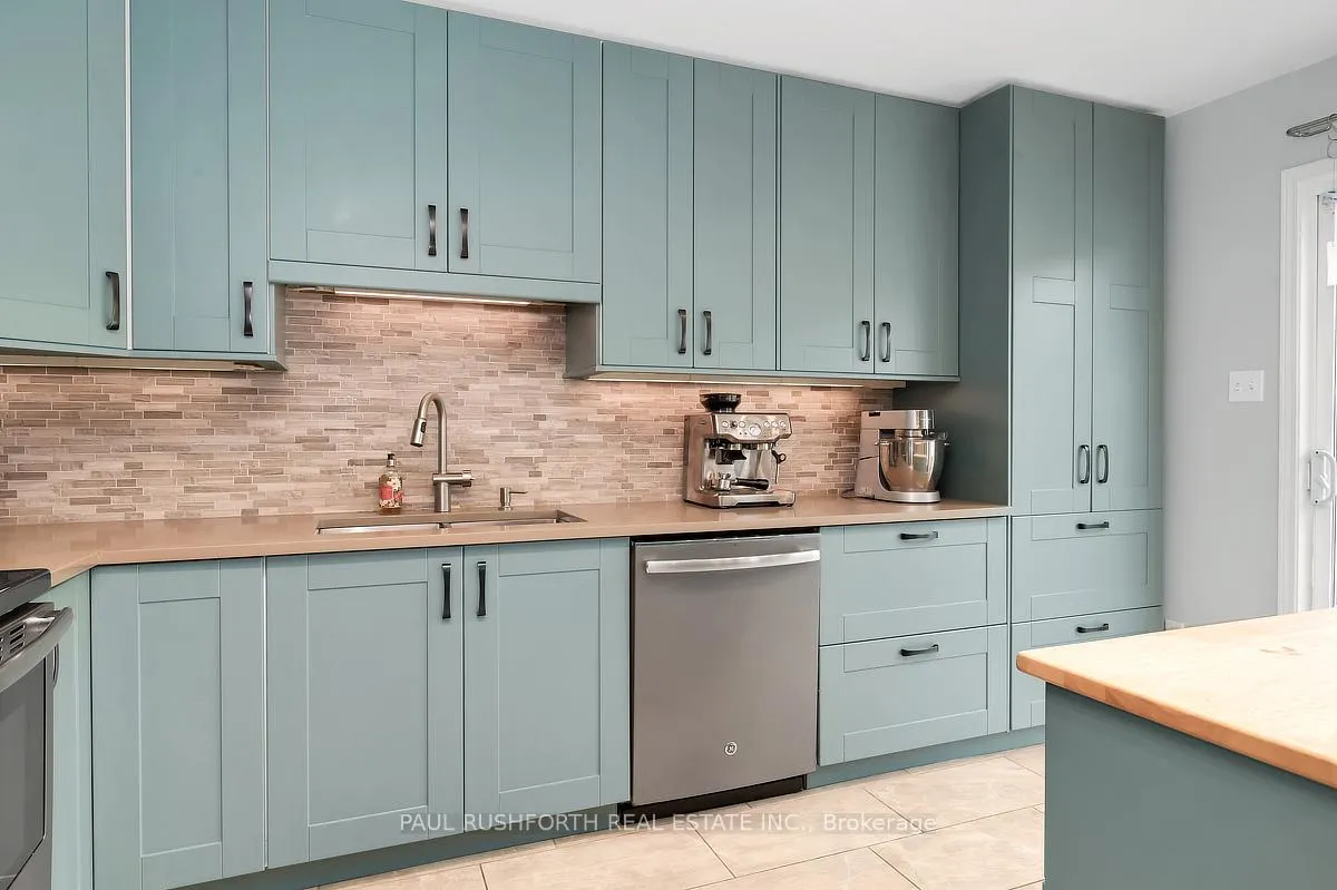 Photo 18 of 2123 Esprit Drive, Ottawa, Avalon East — HOMEH