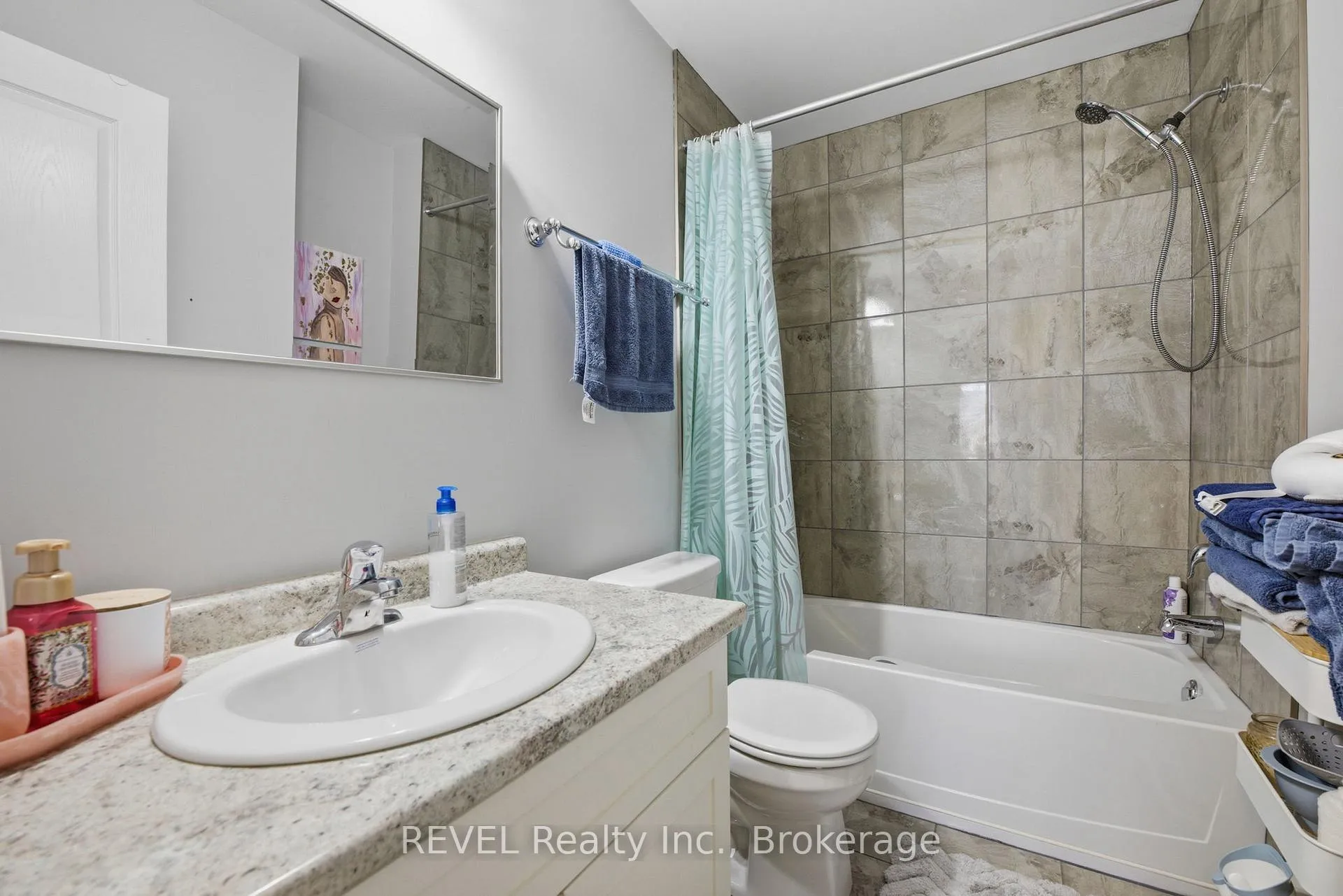 Photo 25 of Unit 20, 19 Scarlett Common, St. Catharines, Secord Woods — HOMEH