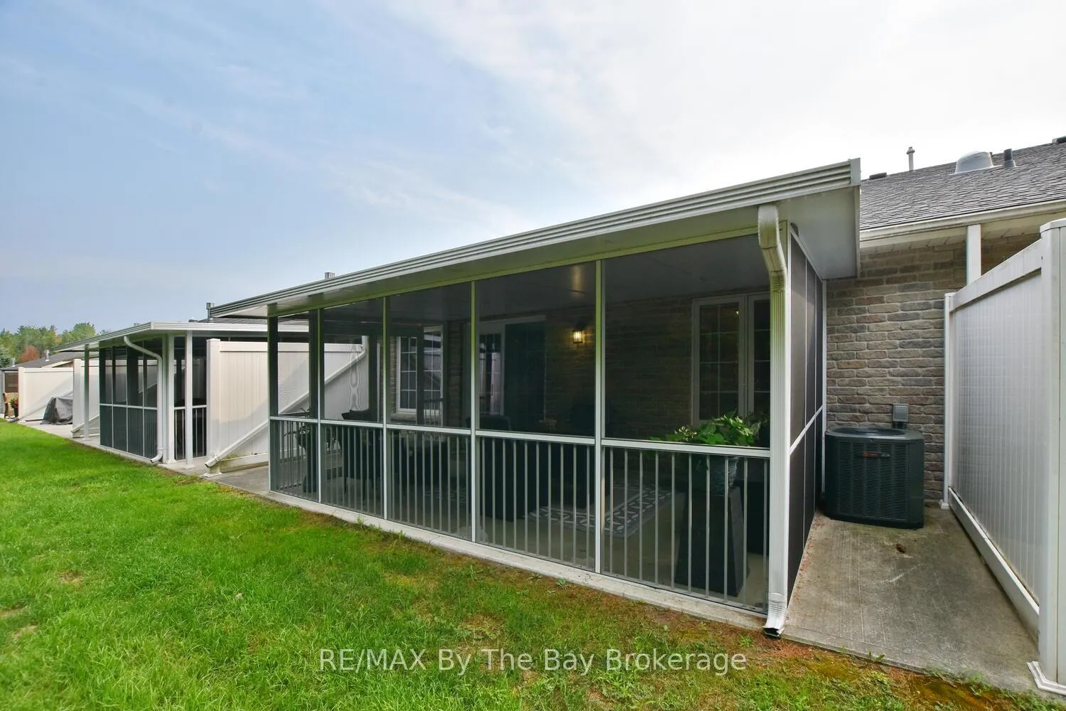 Photo 2 of 50 Clover Crescent, Wasaga Beach — HOMEH
