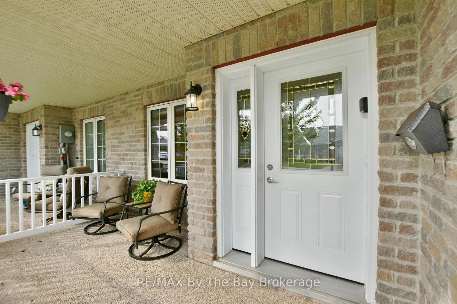 Photo 4 of 50 Clover Crescent, Wasaga Beach — HOMEH