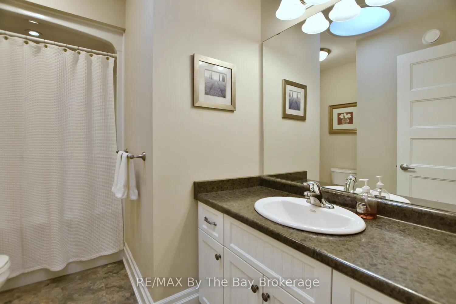 Photo 19 of 50 Clover Crescent, Wasaga Beach — HOMEH