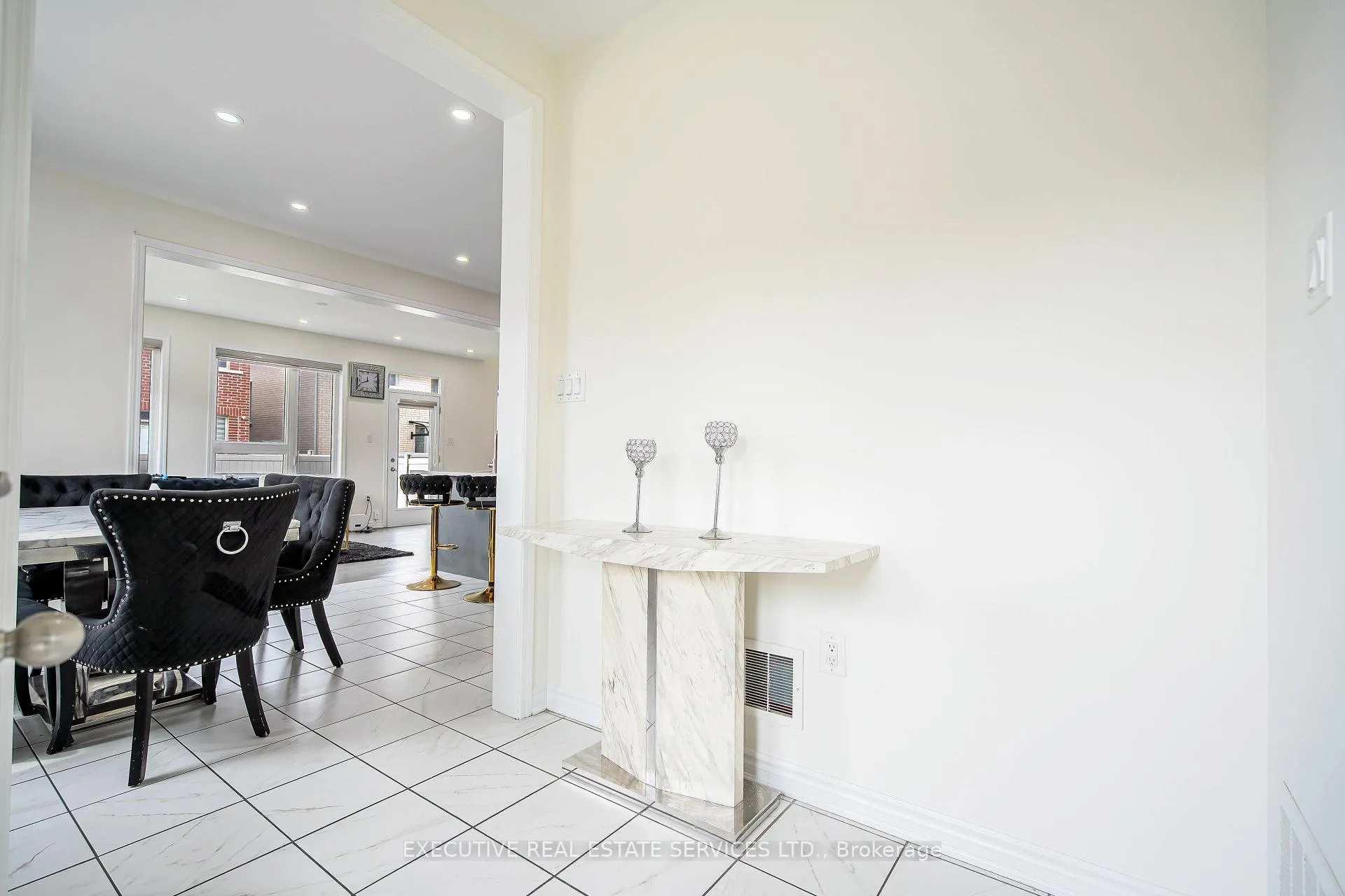 Photo 6 of 4 Brenscombe Road, Brampton, Northwest Brampton — HOMEH
