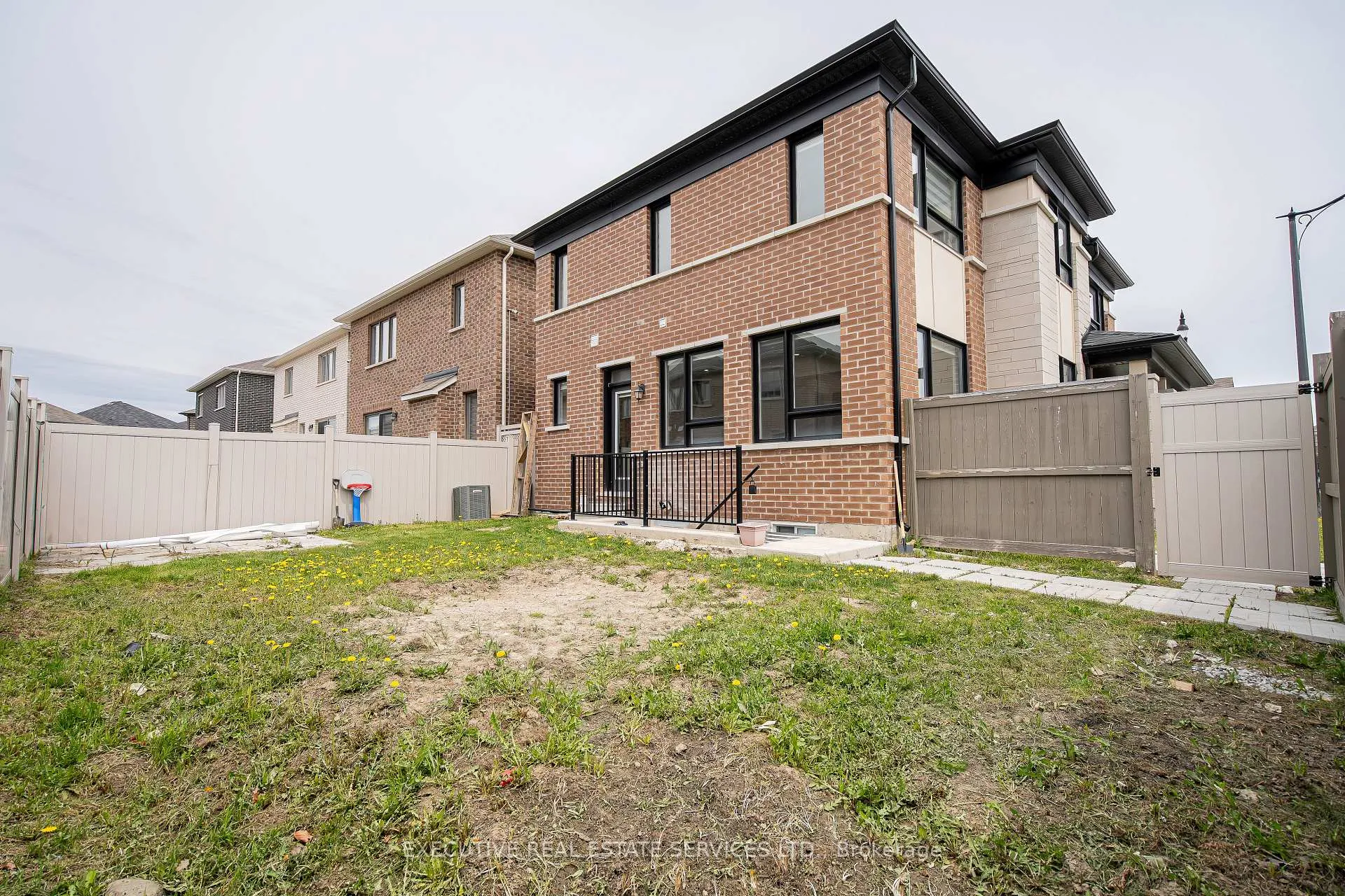 Photo 34 of 4 Brenscombe Road, Brampton, Northwest Brampton — HOMEH