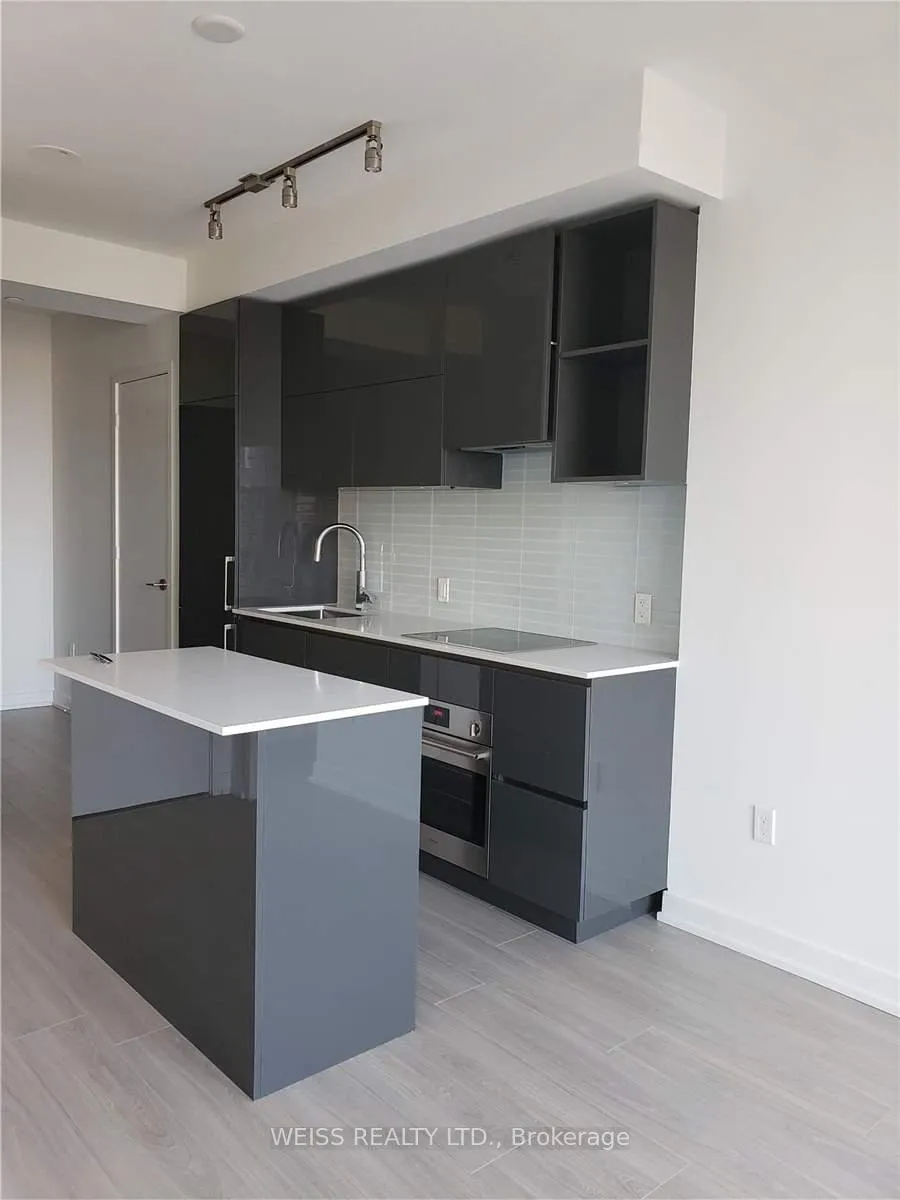 Front of Unit 1309, 1 Yorkville Avenue