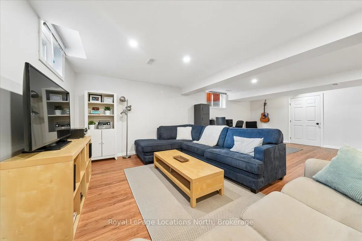 Photo 30 of 32 Alyssa Drive, Collingwood — HOMEH