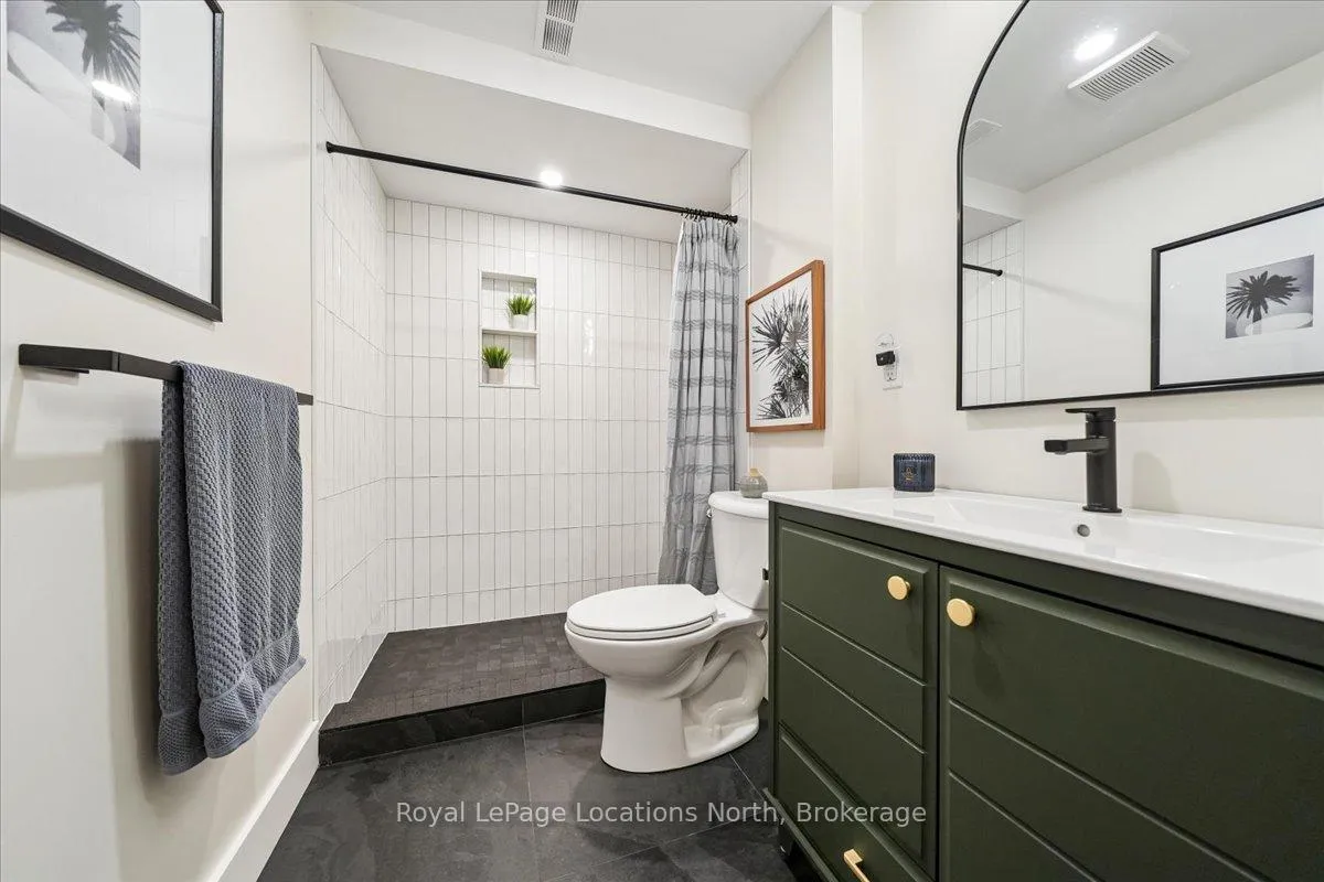 Photo 26 of 32 Alyssa Drive, Collingwood — HOMEH