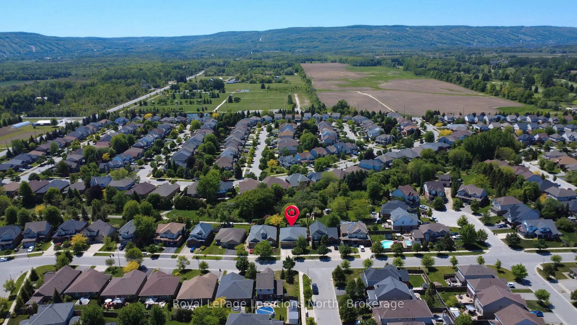Photo 4 of 32 Alyssa Drive, Collingwood — HOMEH