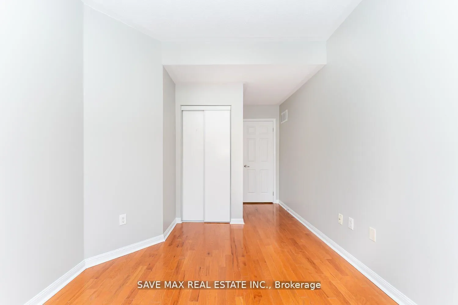 Photo 25 of 36 Bevington Road, Brampton, Northwest Brampton — HOMEH