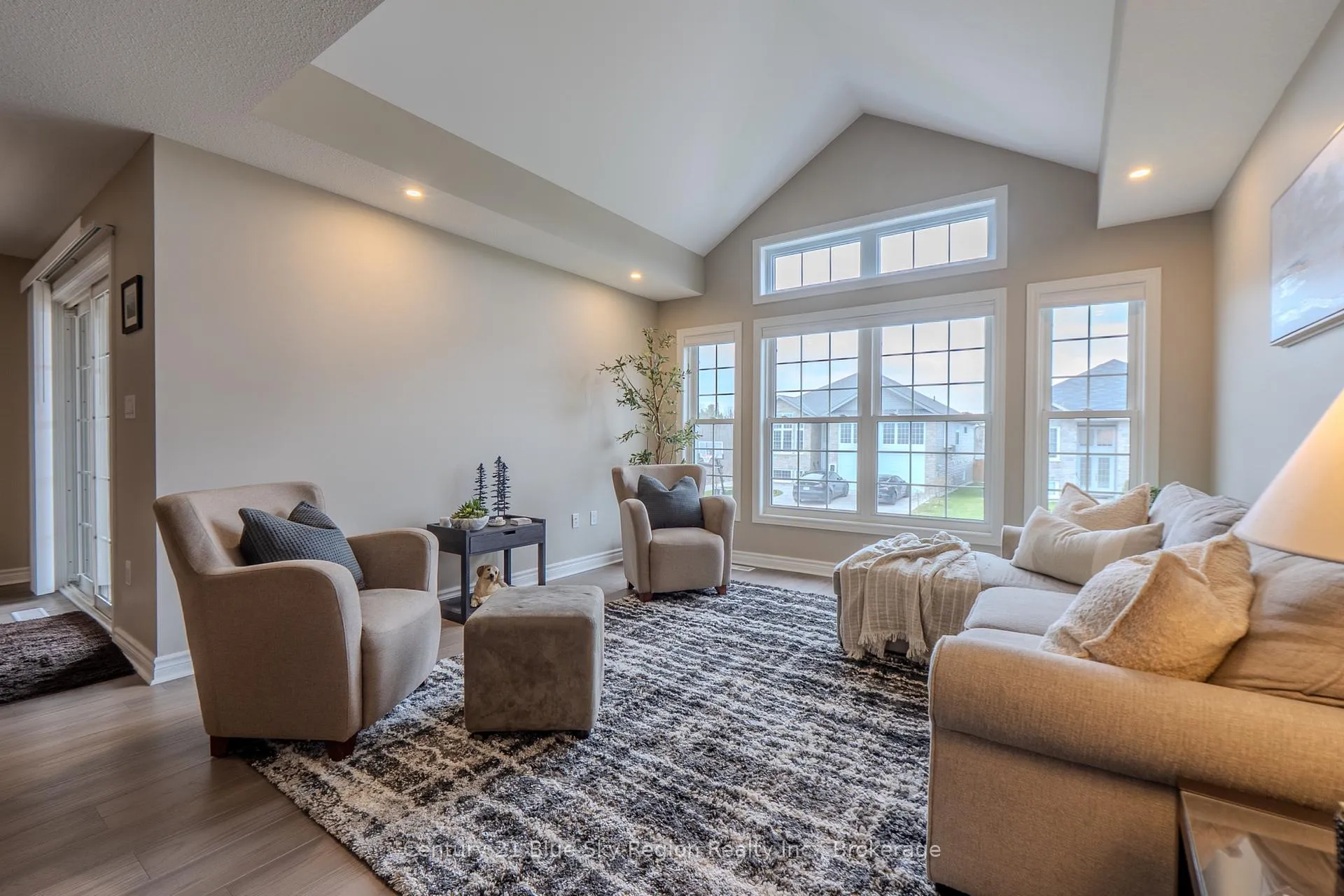 Photo 10 of 158 Turner Drive, North Bay, Ferris — HOMEH