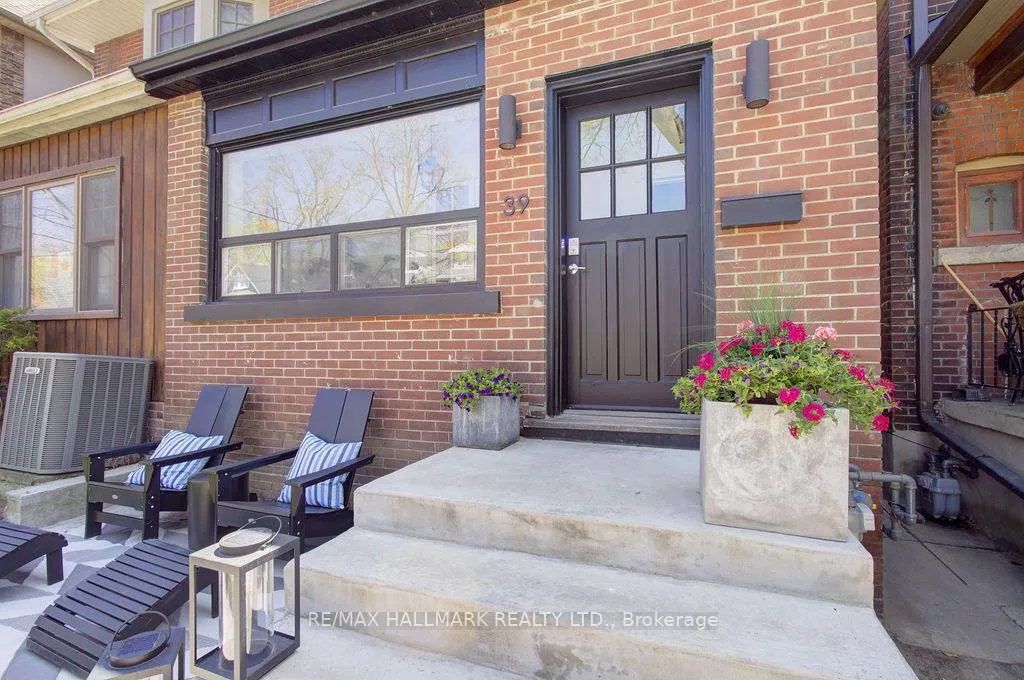 Photo 3 of 39 Dixon Avenue, Toronto, The Beaches — HOMEH