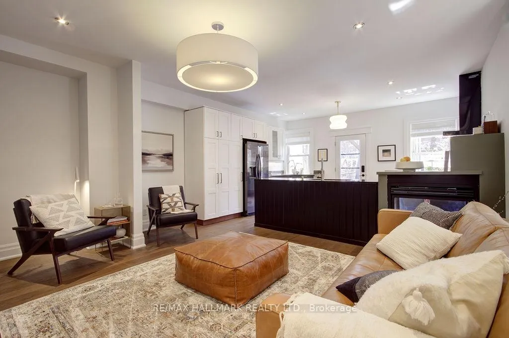Photo 11 of 39 Dixon Avenue, Toronto, The Beaches — HOMEH