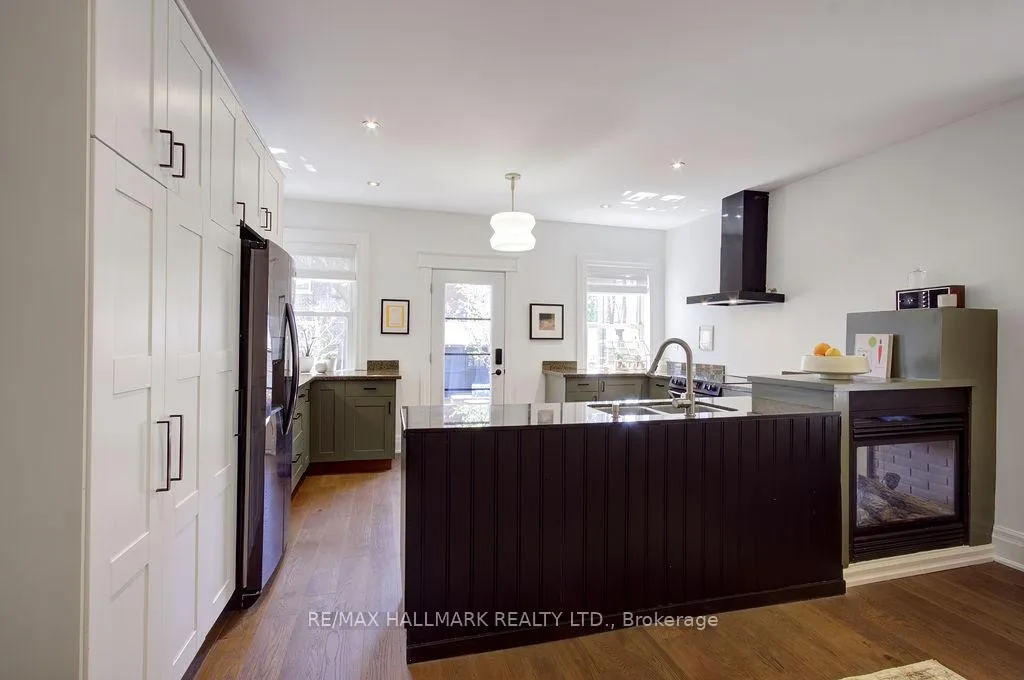 Photo 16 of 39 Dixon Avenue, Toronto, The Beaches — HOMEH
